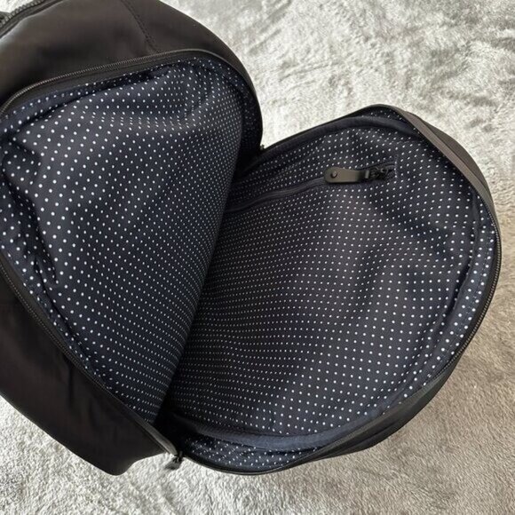 NWT Wool & Oak The Overnighter Backpack Black Nylon Travel Carry-On Wool and Oak - Picture 6 of 6